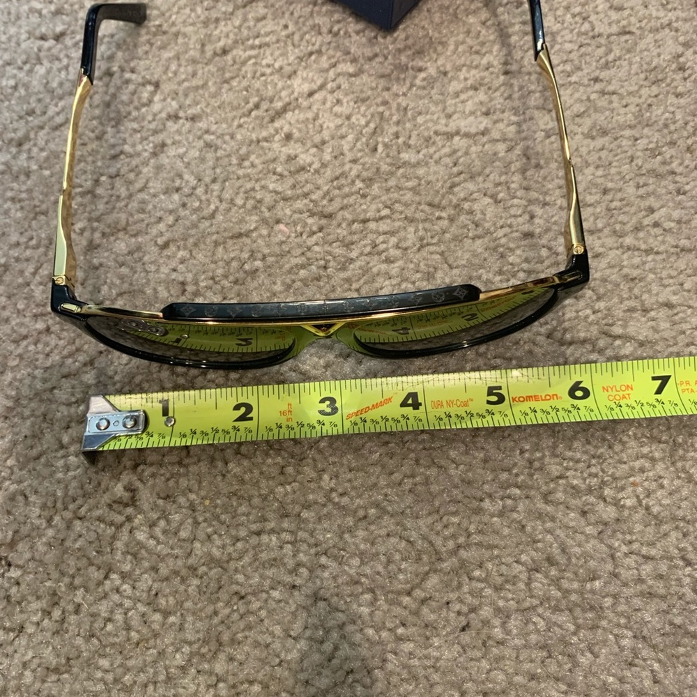 Sold—Louis Vuitton logo sunglasses - Picture 9 of 13